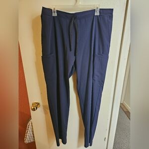 Medline Ave Clinton Unisex 6 Pocket Scrub Pants in Navy Large. New never worn ju